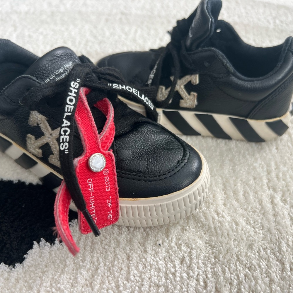 Off-White Kids Black leather sneakers size 25 / 9C Authentic